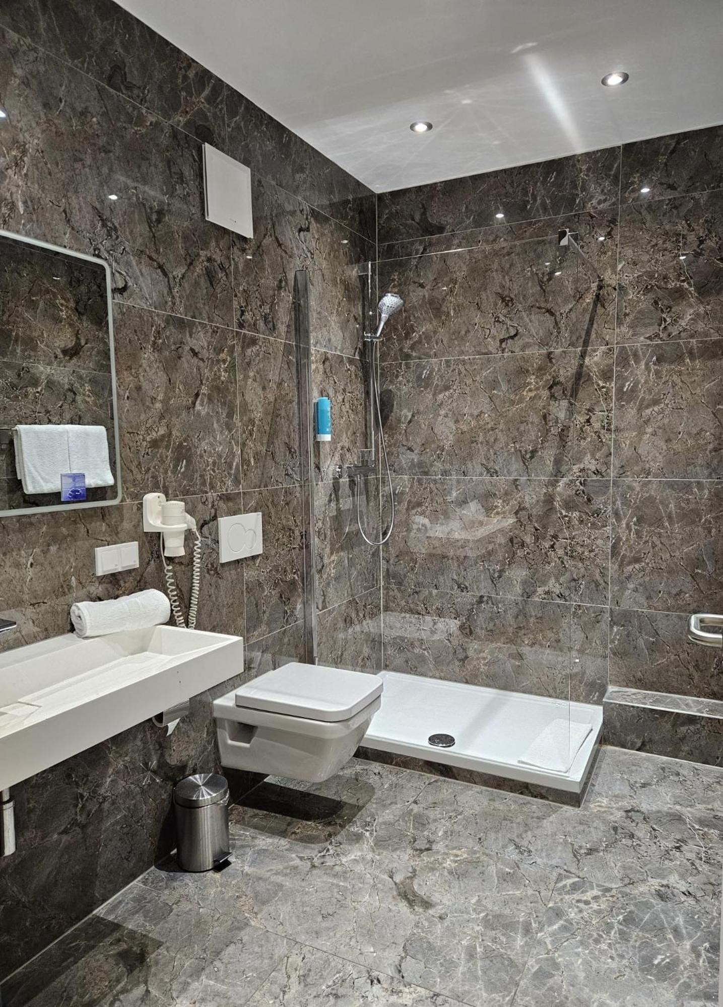 Rheincity Hotel & Boardinghouse Людвигсхафен-на-Рейне Экстерьер фото
