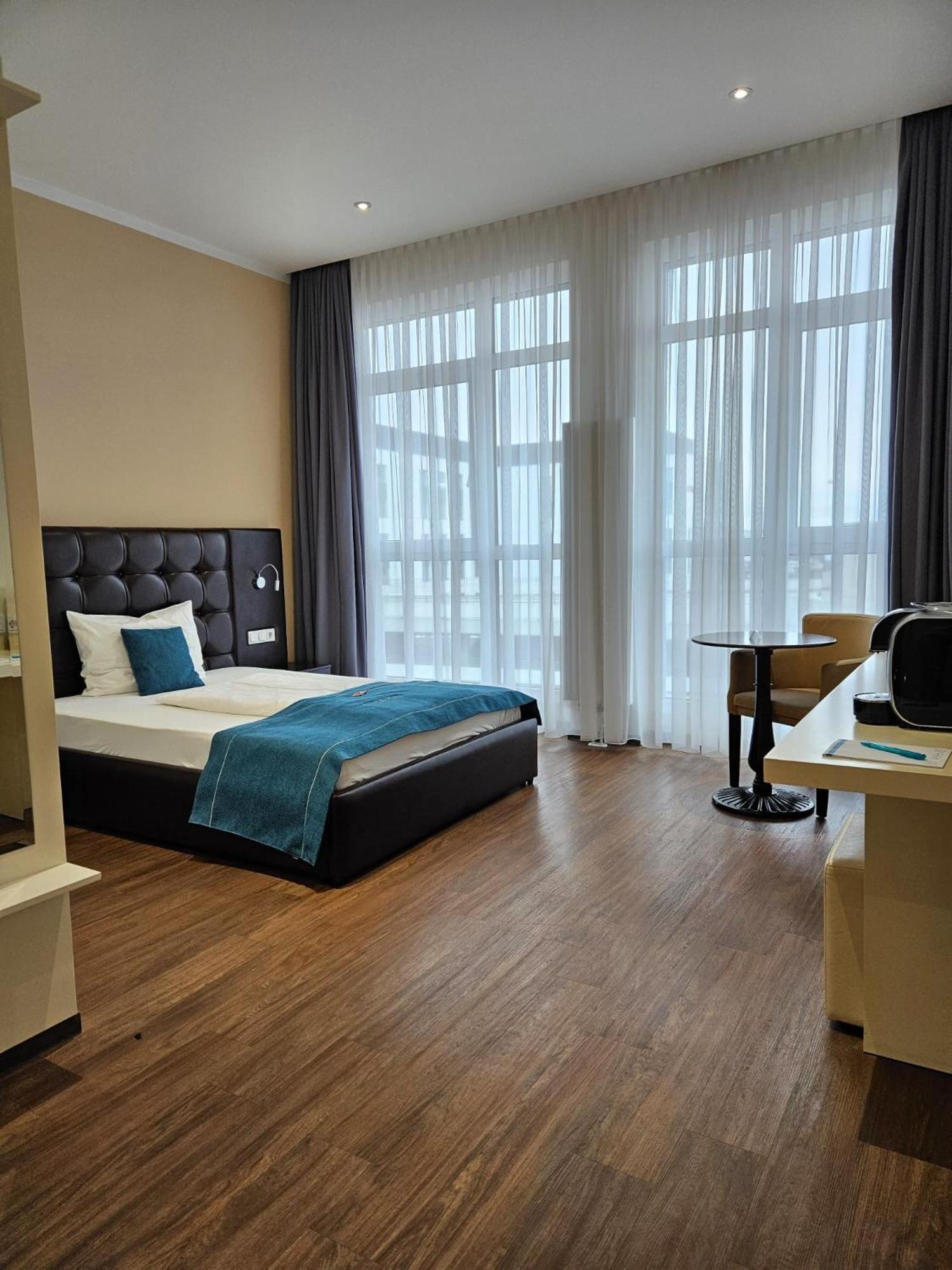 Rheincity Hotel & Boardinghouse Людвигсхафен-на-Рейне Экстерьер фото